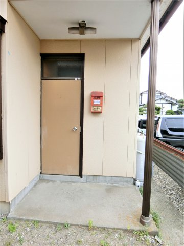 高師貸家の玄関