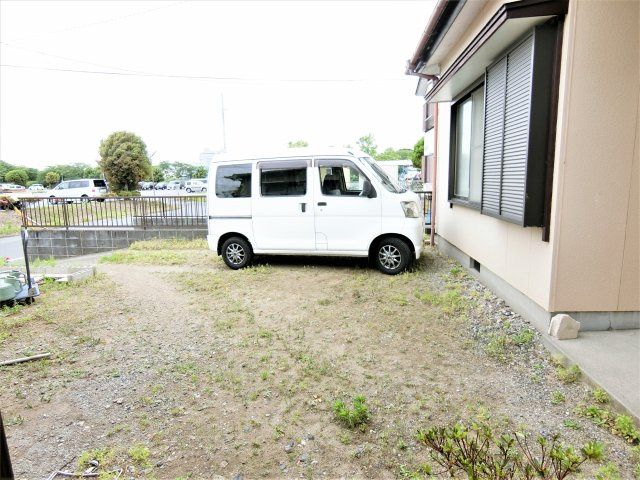 高師貸家の駐車場