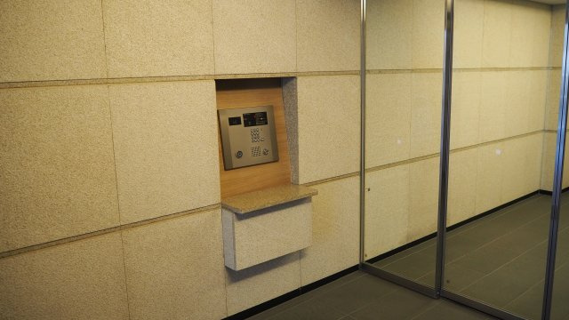 イニシアイオ本蓮沼駅前のエントランス|エントランスオートロック