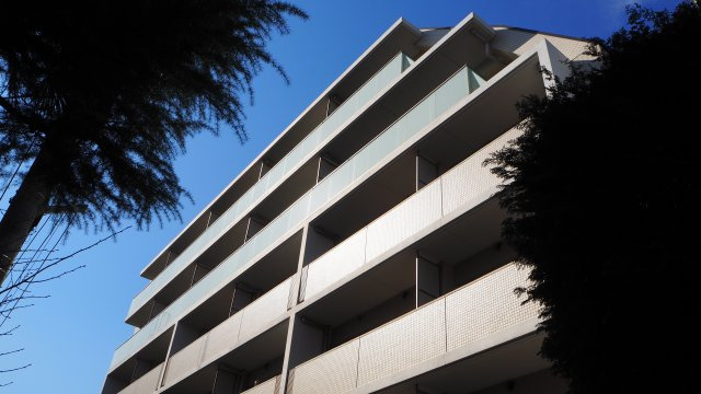 イニシアイオ本蓮沼駅前の外観