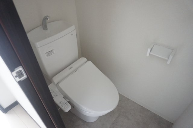 熊本市中央区西子飼町の賃貸マンションのトイレ