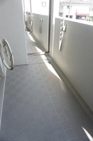 熊本市中央区西子飼町の賃貸マンションのバルコニー