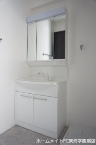 熊本市中央区西子飼町の賃貸マンションの独立洗面台