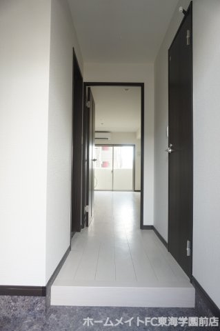 熊本市中央区西子飼町の賃貸マンションの玄関