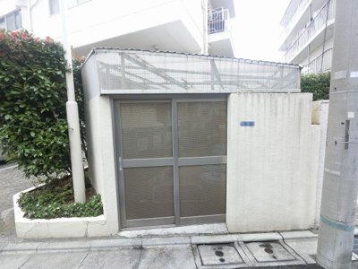 【その他共用部分】 | フラット田園調布 | ゴミ置場です。