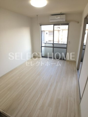 【居間・リビング】 | ベルパーク丸山Ａ | ゆったりとしたリビングです