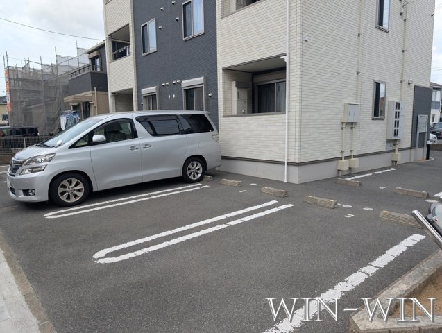 サニーハウスの駐車場