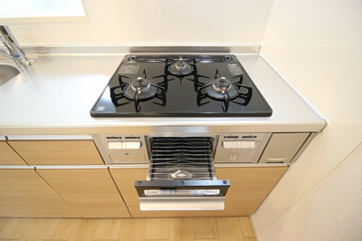 【キッチン】 | コンフォート しき | ★ガス3口グリル付き★