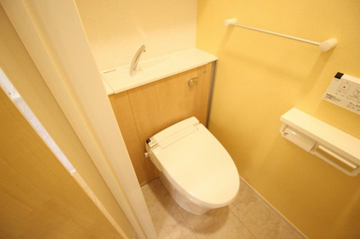 【トイレ】 | コンフォート しき | ★温水洗浄便座★