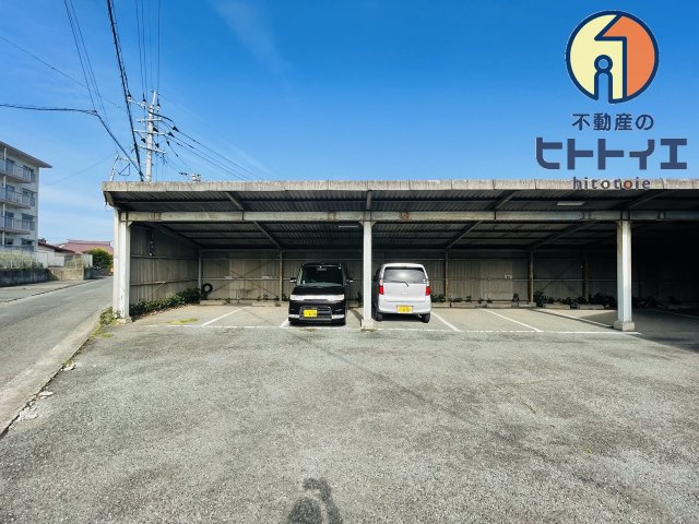 月極駐車場収益付き住宅の駐車場