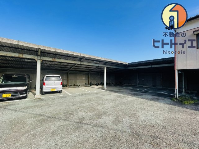 月極駐車場収益付き住宅の駐車場