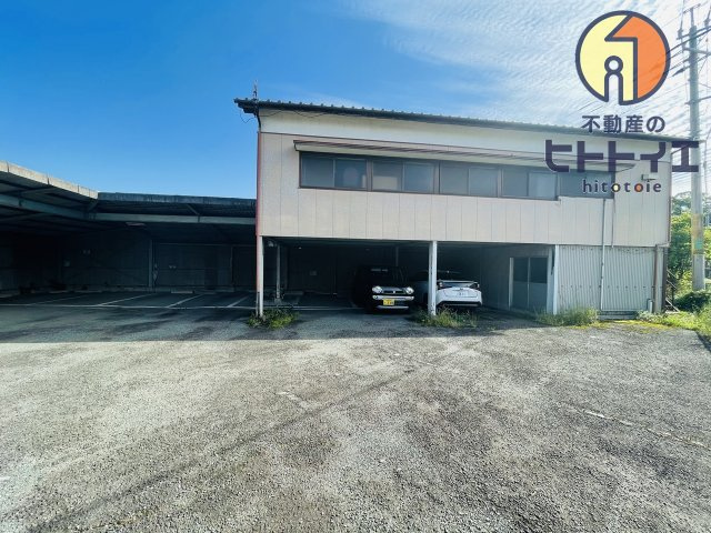 月極駐車場収益付き住宅の駐車場