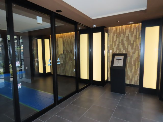 大阪市淀川区加島１丁目の賃貸マンションのエントランス