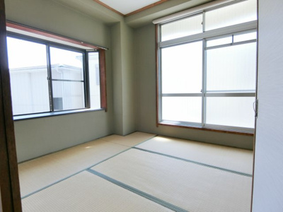 【寝室】 | 五位ノ池グリーンハイツ | 落ち着いて過ごせるお部屋なので、寝室にいかがでしょうか