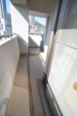 【バルコニー】 | ワコーレ新神戸カデンツァ