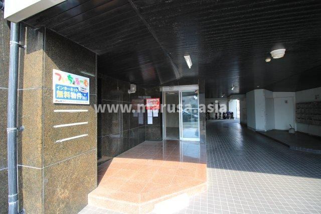 アモント中村のエントランス