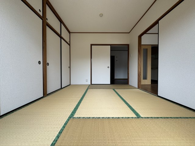 ヴィレッヂ七栄の和室