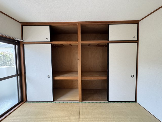 ヴィレッヂ七栄の内装|押入