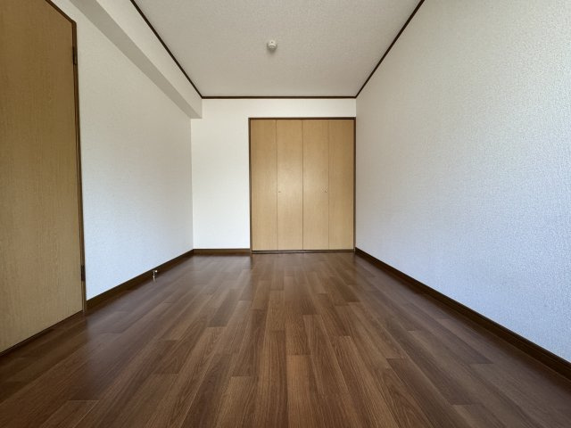 ヴィレッヂ七栄の寝室|北側洋室