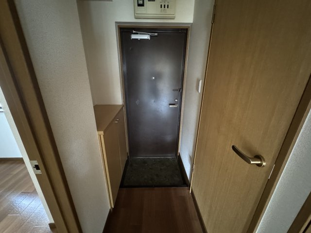 ヴィレッヂ七栄の玄関