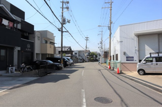 【前面道路含む現地写真】