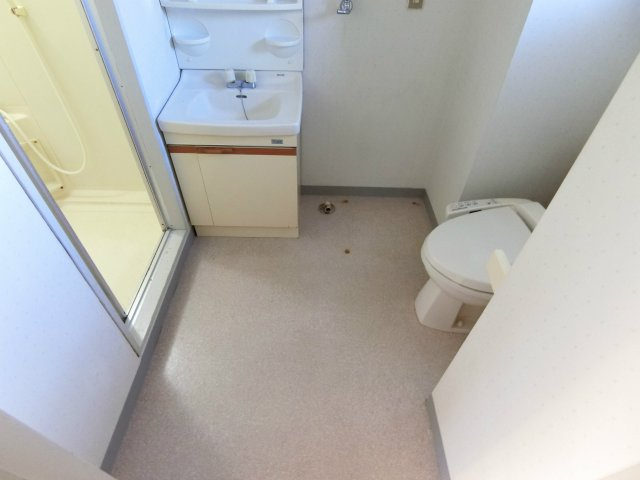 ドマーニASOUの洗面所|脱衣スペースもあります