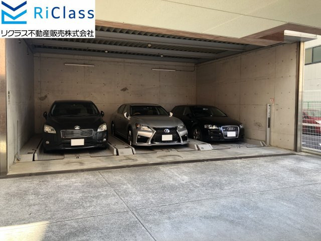 グランパレ神戸ハーバーウエストの駐車場