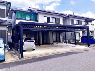 【外観】 | 揖斐郡大野町　中古住宅　駐車場並列4台可能　折板ガレージ付き！2016年リフォーム済みの物件です。