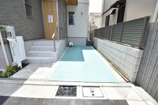 【駐車場】 | 現地見学や資料請求などお気軽にお問合わせ下さい。
周辺環境とあわせて現地ご案内致します。