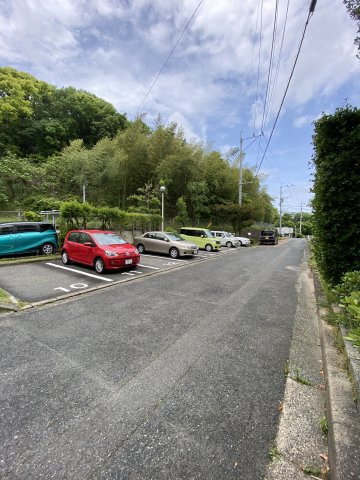 パークハイツ平尾山荘29の駐車場
