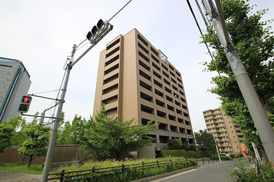 【外観】 | アービング千里中央 | 【現地写真】 鉄筋コンクリート造5階建て♪ 総戸数19戸♪