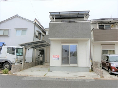 【外観】 | 守口市金田町5丁目　中古一戸建 | 【現地写真】
シンプルで落ち着きのある建物は住むかたの個性でオリジナルなものになっていきます♪