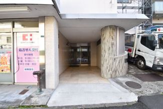 【エントランス】 | エントランス　※大規模修繕工事中