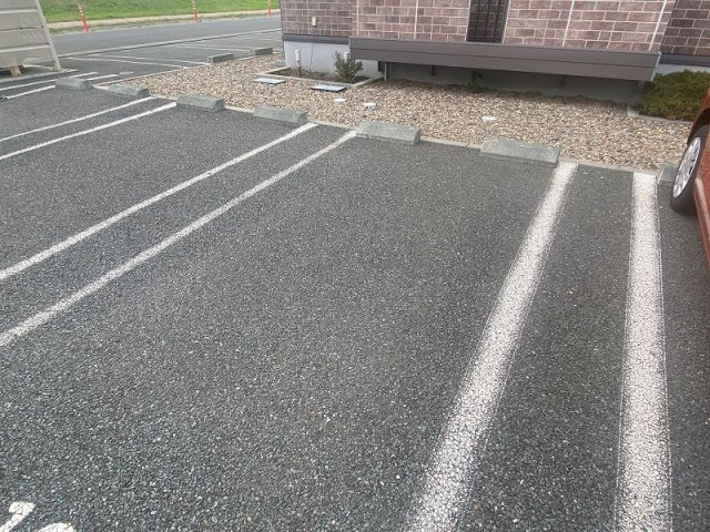 リビングタウン飯岡新田Ⅰの駐車場