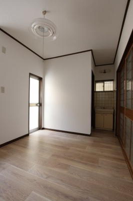 【居間・リビング】 | 堺市東区高松401-10