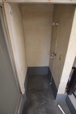 【設備】 | 堺市東区高松401-10 | 室外洗濯機置場