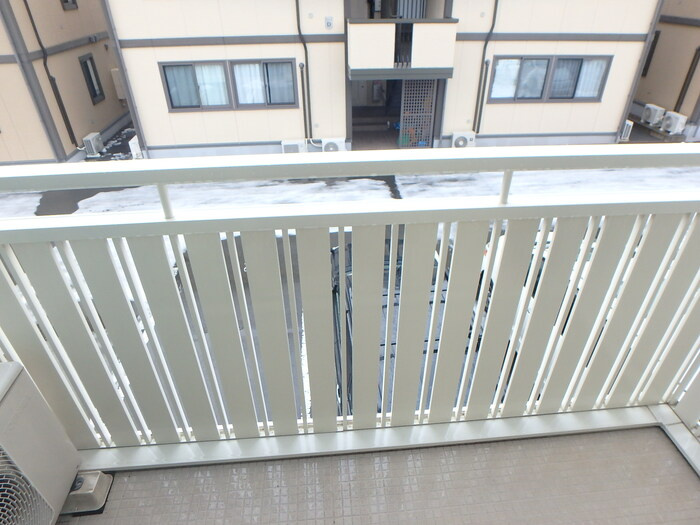 リビングタウン八日市場Aのバルコニー