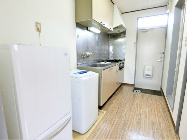 ワイエムハイツ1号棟の居間・リビング