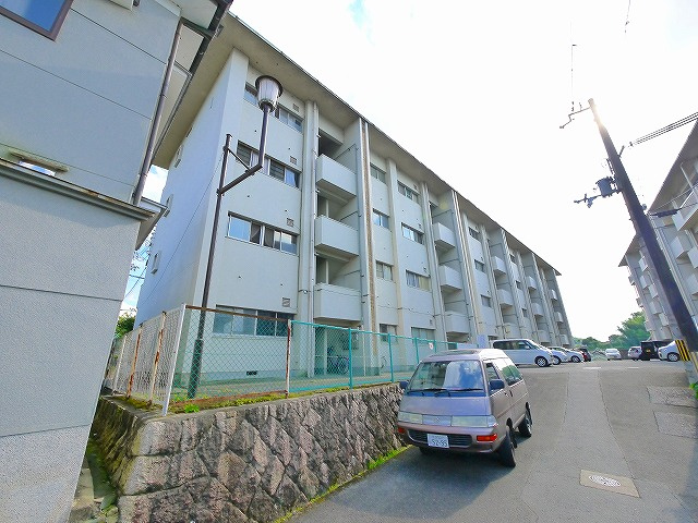 鳥見山荘園ビル2号館の外観|外はこのようになっています