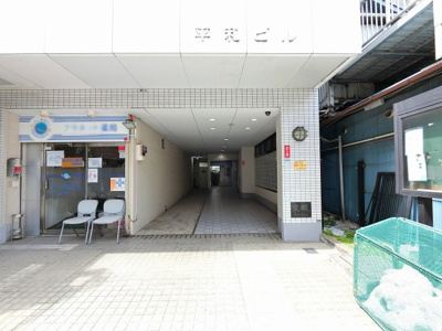 【エントランス】 | 平和ビル | エントランス部分です。