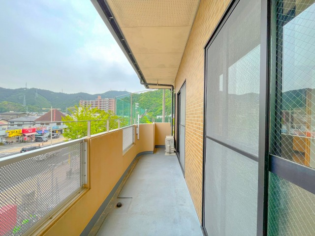 サンコート高見のバルコニー|バルコニーからの眺めを楽しみながら食事をしませんか