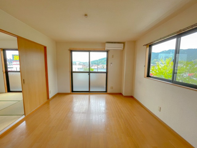 サンコート高見の居間・リビング|使いやすい居間です