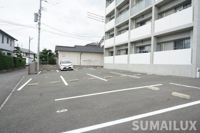 熊本市東区保田窪５丁目の賃貸マンションの駐車場