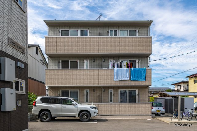 メゾン　ナカザワの外観