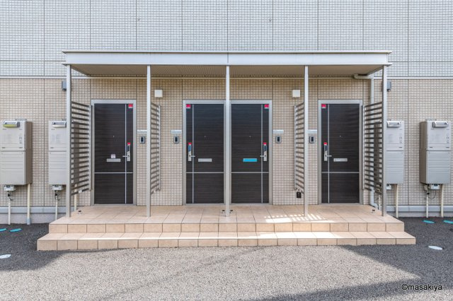 メゾン　ナカザワのエントランス