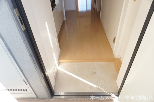 熊本市中央区船場町３丁目の賃貸マンションの玄関