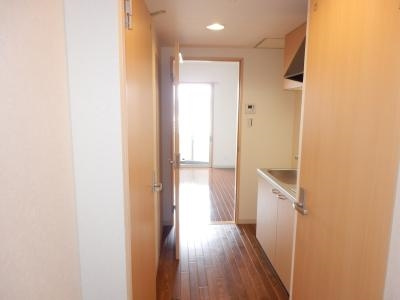 HF烏丸鞍馬口レジデンスの内装|玄関から