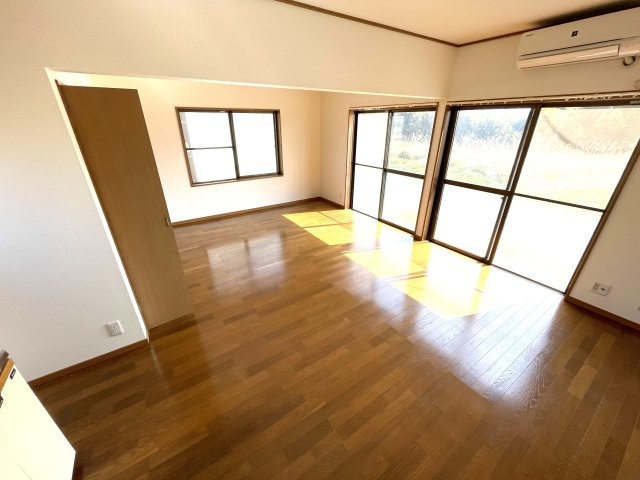いすみ戸建（ケープタウン内）の居間・リビング