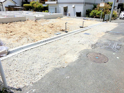【前面道路含む現地写真】 | 豊中市岡町南3丁目　新築一戸建 | 【現地写真】
前面道路2.73～2.87ｍ♪