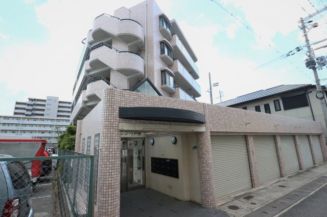 ワコーレグリーンコート芦屋の外観|落ち着いた雰囲気の外観です